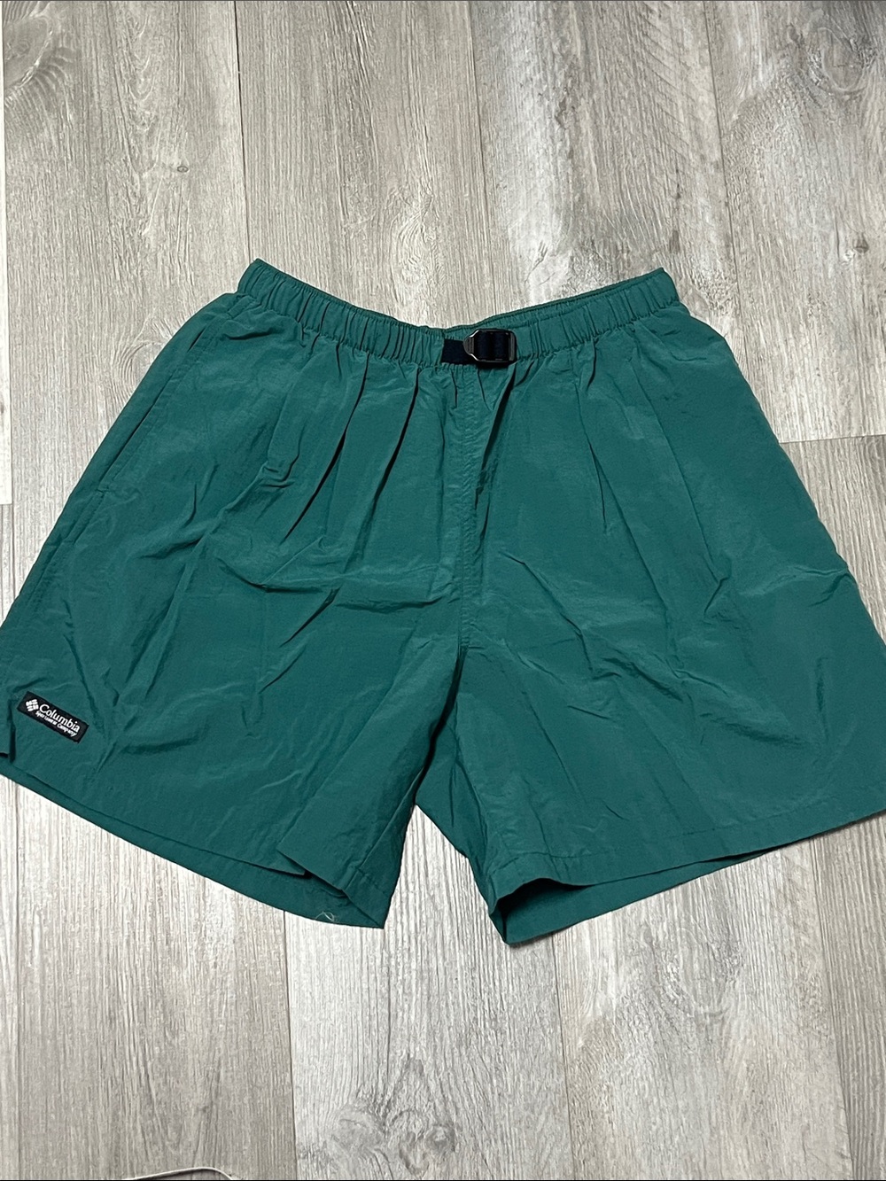 Columbia men’s athletic shorts / green / Size M